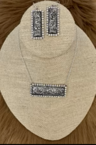 Iridescent Stoneflare Necklace & Earring Set